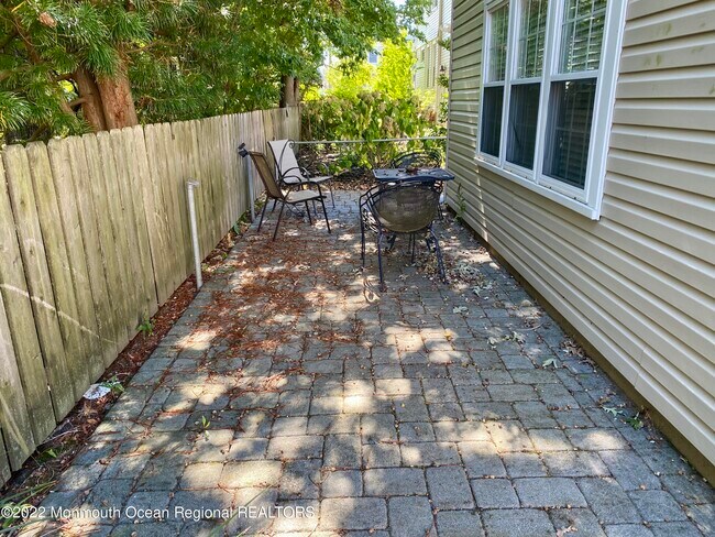 Foto del edificio - 330 Norwood Ln