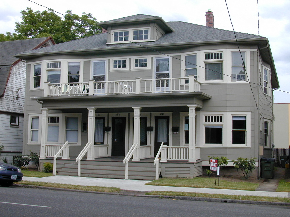 Primary Photo - 1818 SE Morrison St