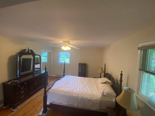 Foto del edificio - 6130 Hilltop Rd
