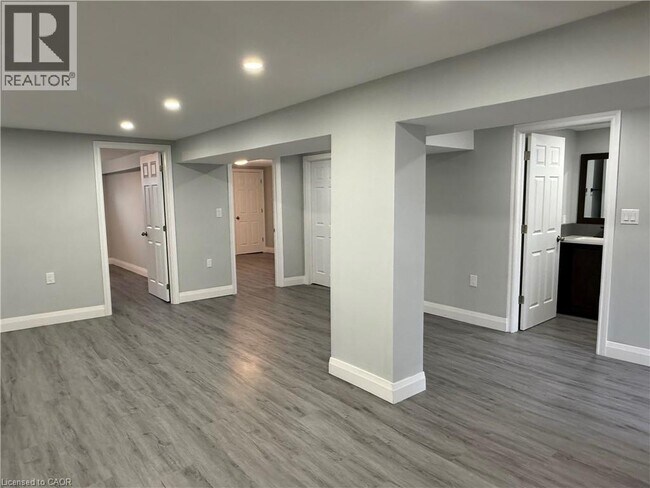 Photo du bâtiment - 198 Glennie Ave