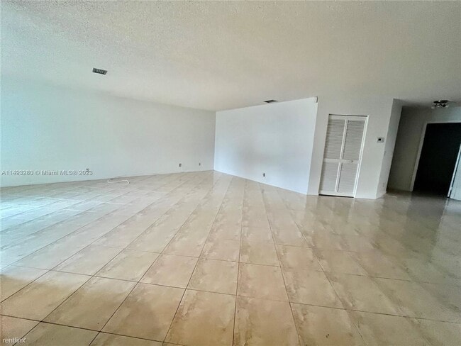 Building Photo - 2 br, 2 bath House - 6050 Verde Trl S # 4030