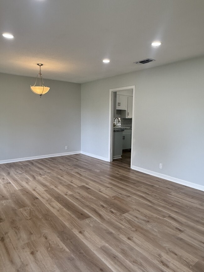 Foto del edificio - 2108 E 24th St