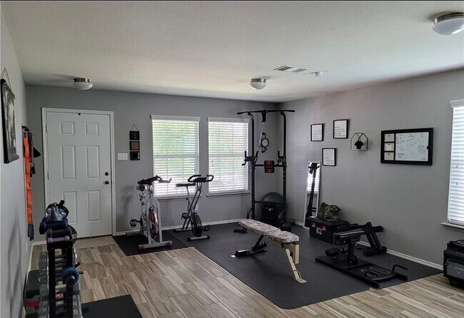 Foto del edificio - 9213 Devonshire Ct
