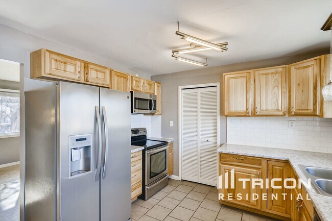 Foto del edificio - 6910 Fielding Cir