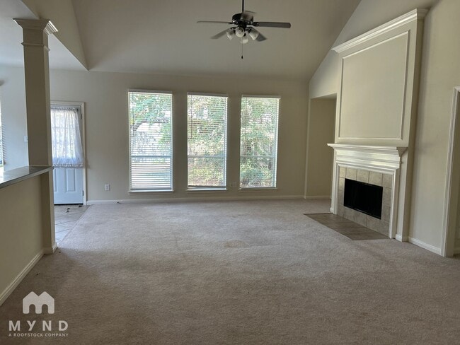 Foto del edificio - 28306 Peper Hollow Ln