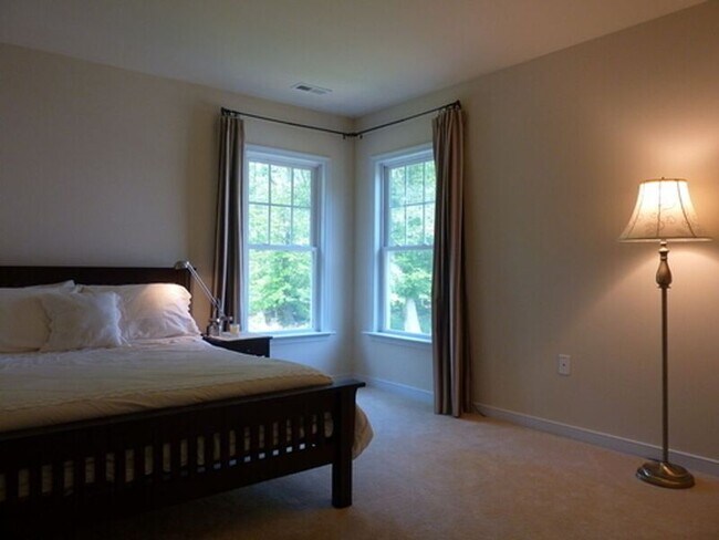 Foto del edificio - 2938 Patriots Landing Dr