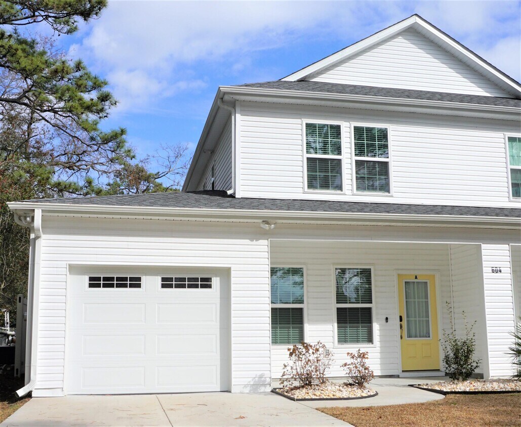 Foto principal - 604 Withers Swash Dr