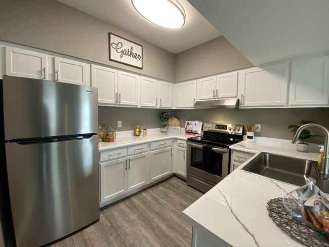 Building Photo - Harbin Pointe Apartment Homes