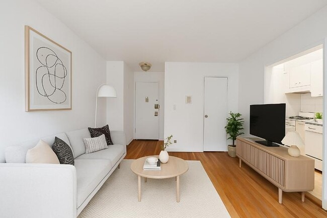 Photo - 340 E 58th St Apartment