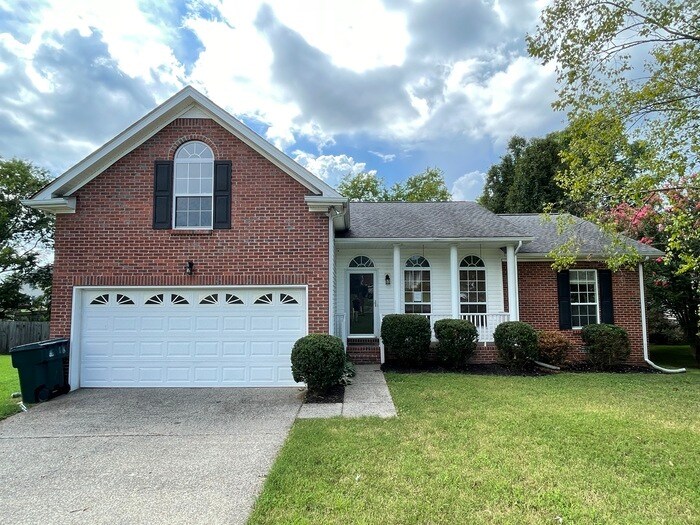 Primary Photo - 424 Lenox Pl