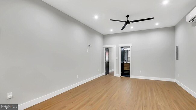 Foto del edificio - 1225 Washington Blvd