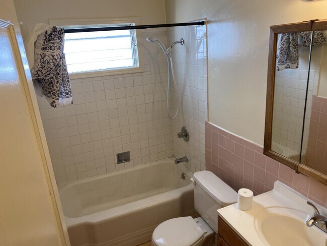 Foto del edificio - 3769 Penniman Ave