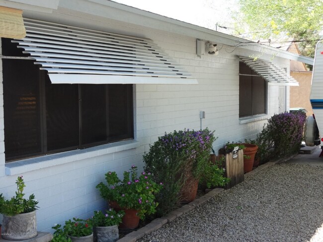 Foto del edificio - 9213 North 11th St