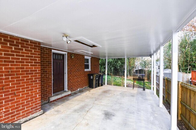 Building Photo - 6718 Longridge Dr