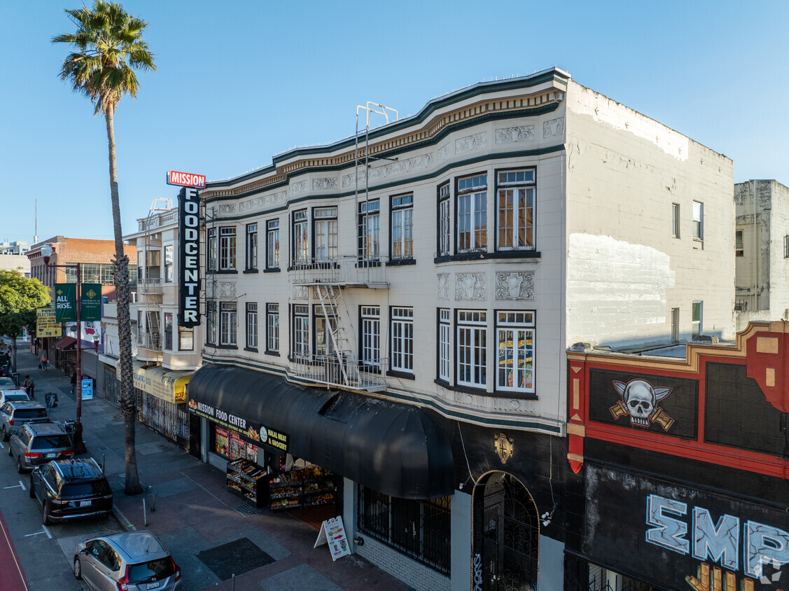 Building photo - 2360-2366 Mission St