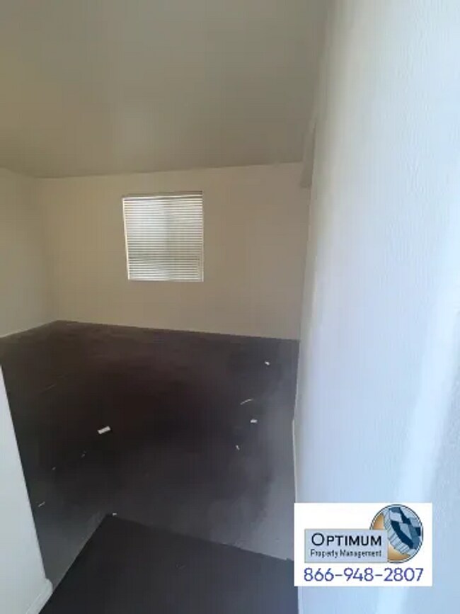 Foto del edificio - Beautiful 4-bedroom, 3-bathroom two-story home located in a desirable HOA community