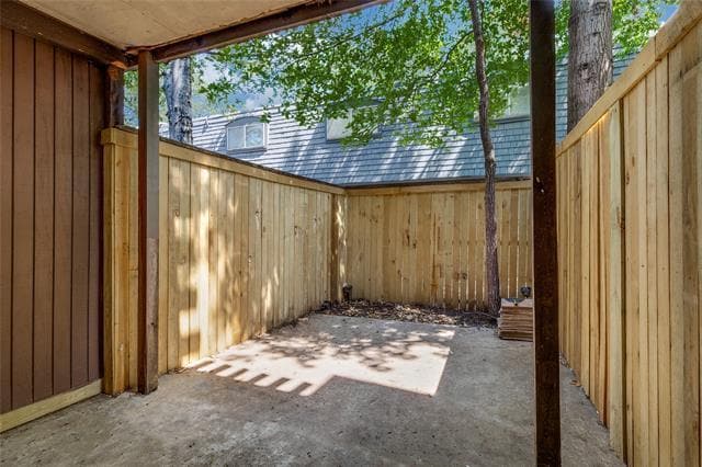 Building Photo - 4314 Travis St