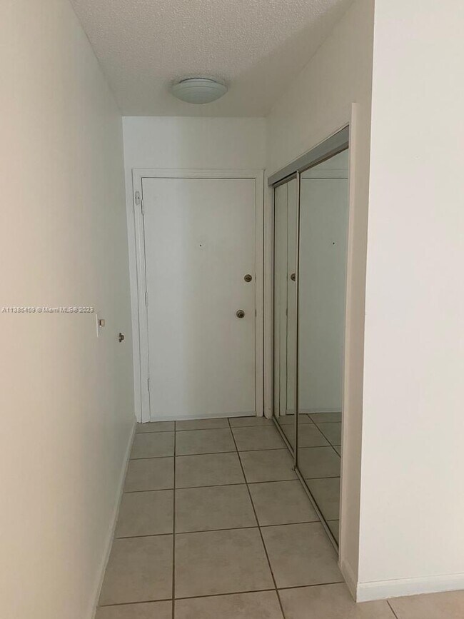 Building Photo - 2251 NE 66th St