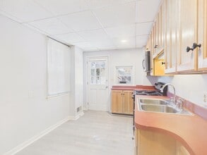 Building Photo - 1320 Penn St