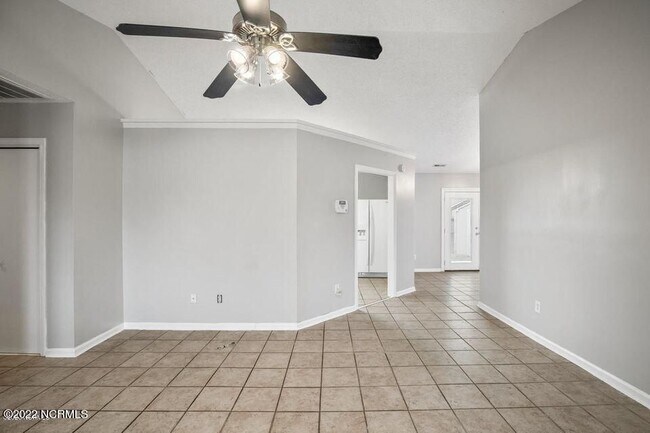 Building Photo - 424 Singletree Dr