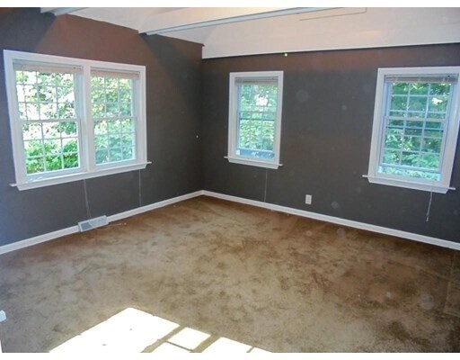 Building Photo - 359 Mansfield St