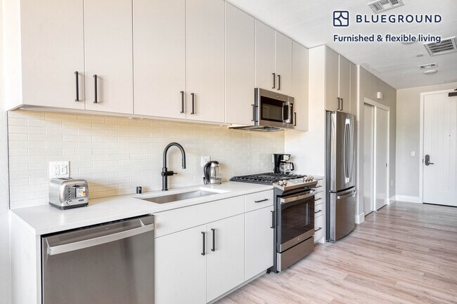 Foto del edificio - 555 Evelyn Ave