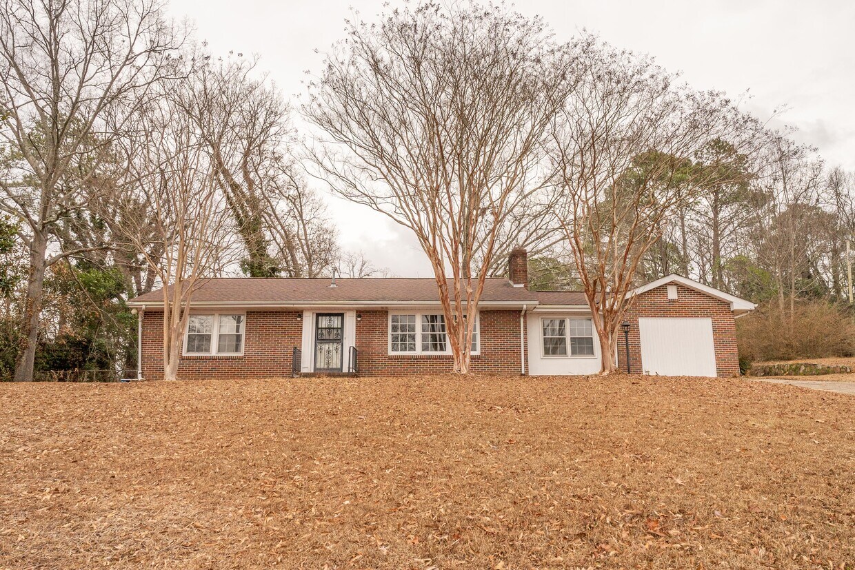 1211 Crescent Ave, Anniston, AL 36207 House Rental in Anniston, AL