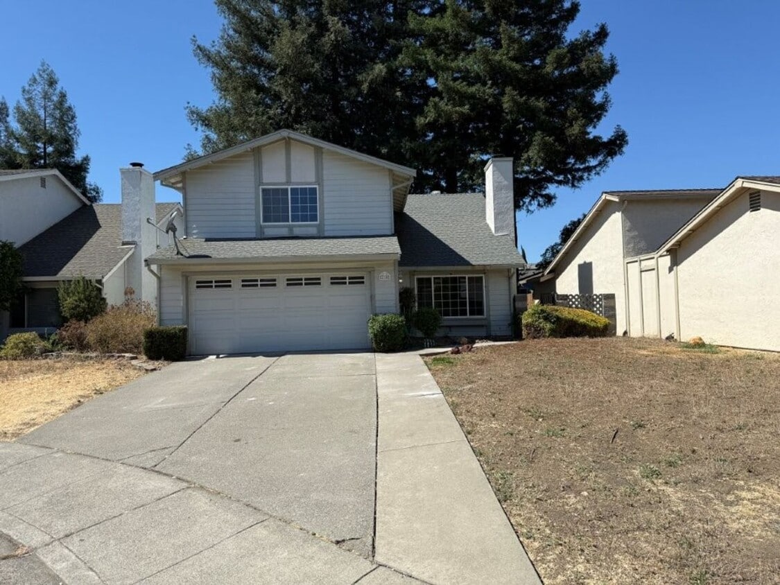 Foto principal - Updated 4 Bedroom 2.5 Bath Vacaville *Star...