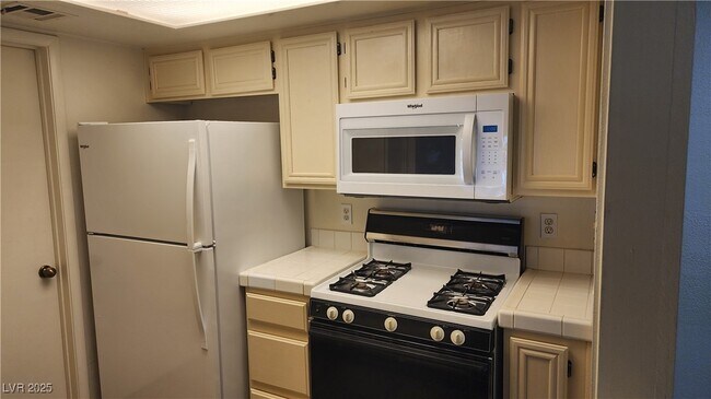 Foto del edificio - 1909 Rio Canyon Ct