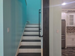 Building Photo - 921 Marine Dr