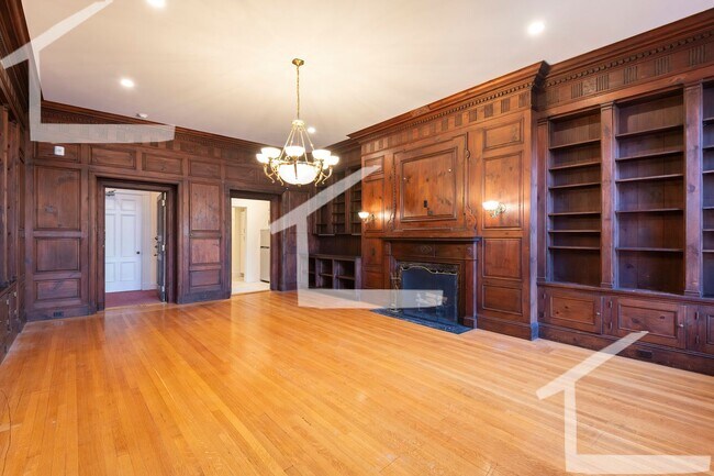 Foto del edificio - 153 Commonwealth Ave