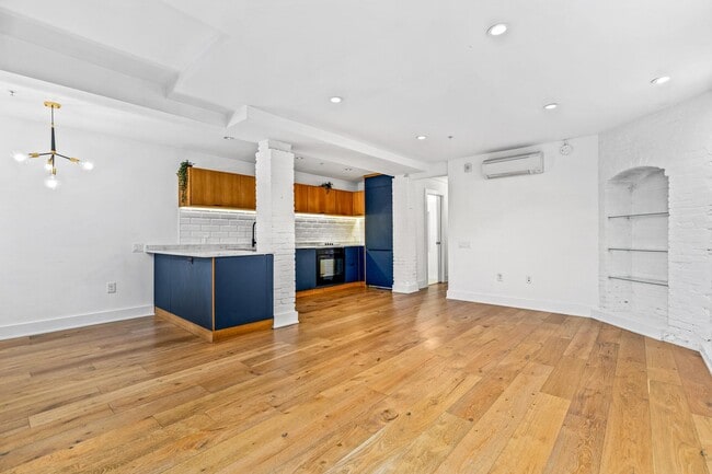 Building Photo - 2030 16th St NW