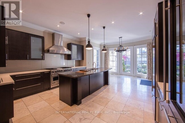 Building Photo - 76 De Vere Gardens