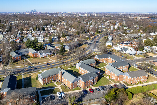 Haddon Crossing - Haddon Crossing Apartment Homes