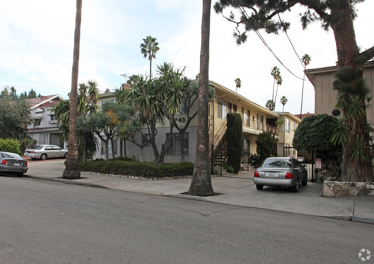 Building Photo - 1740 Taft Ave