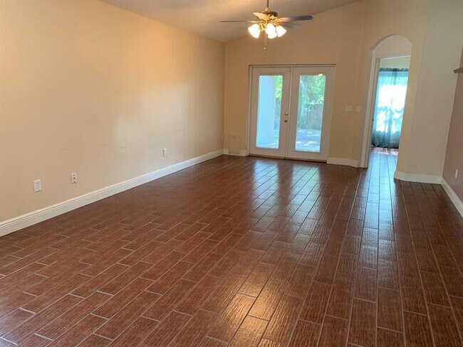 Foto del edificio - 2021 Palmetto Pine Ln