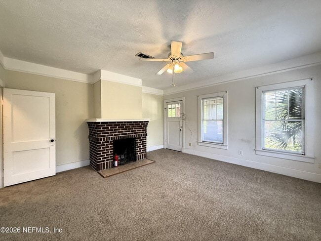 Building Photo - 1329 Cherry St