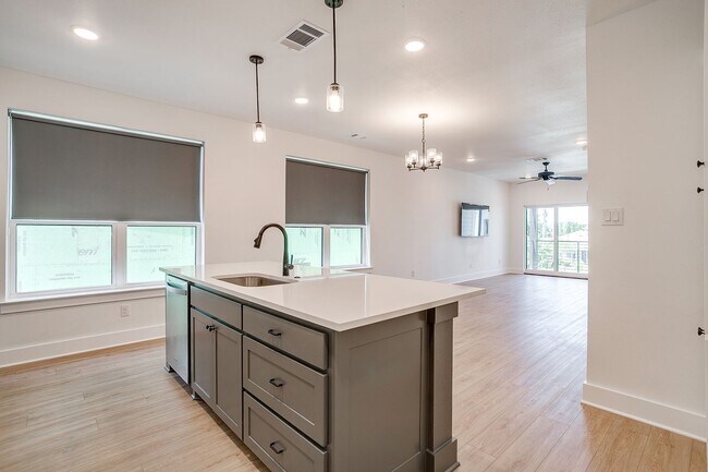 Building Photo - 2341 Benbrook Blvd