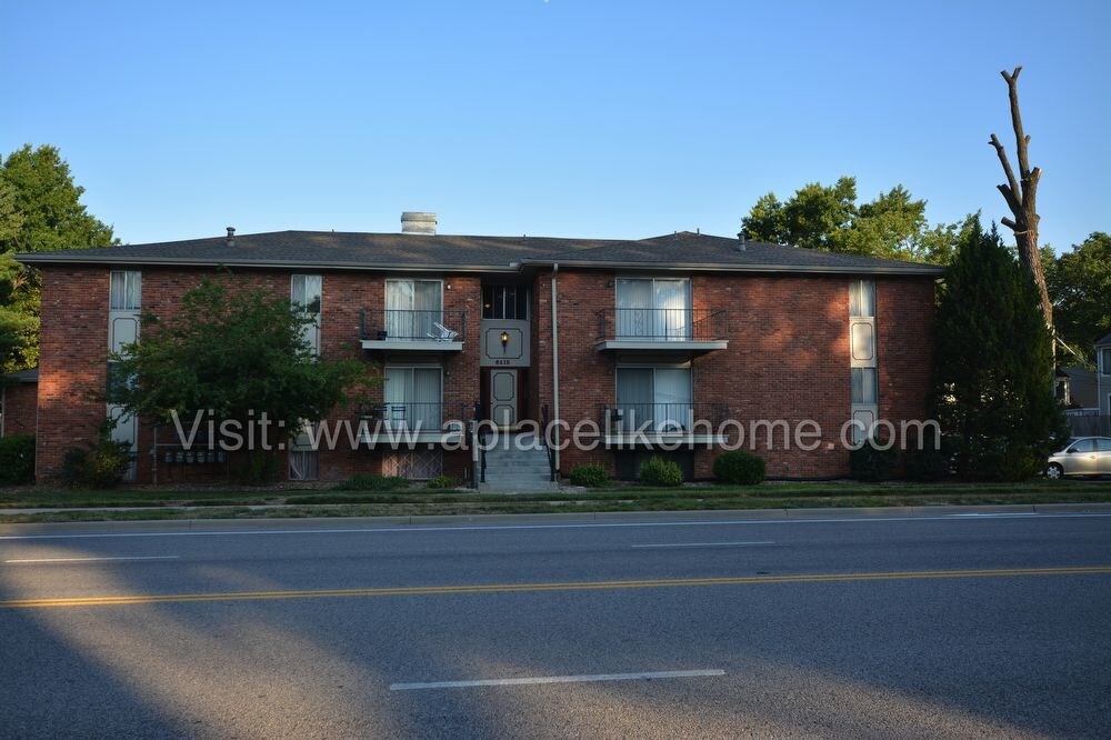 Primary Photo - 8215 Santa Fe Dr