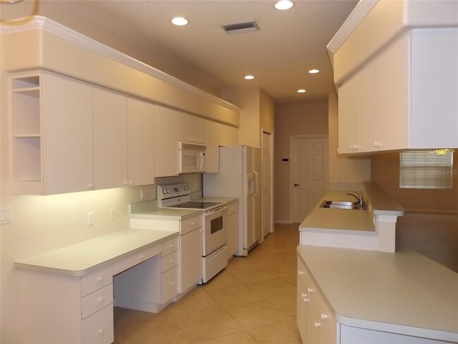 Building Photo - 2117 Huntington Ave