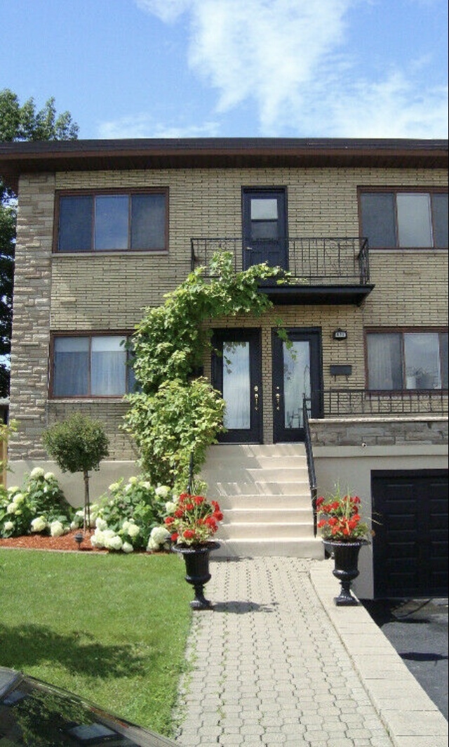 Building Photo - 850 Av Saint-Charles
