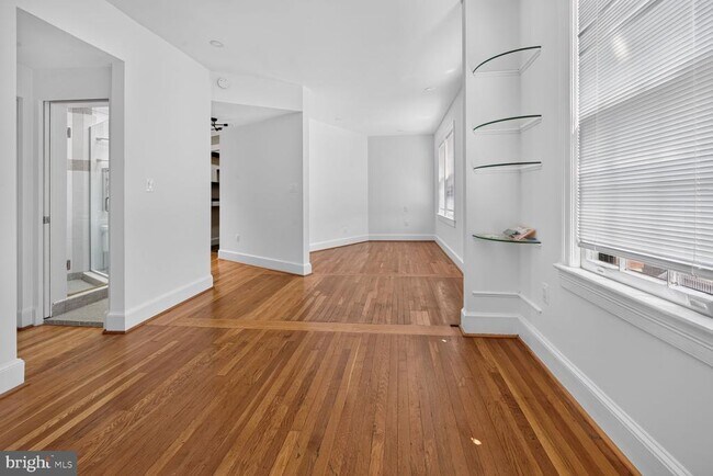Foto del edificio - 3120 R St NW