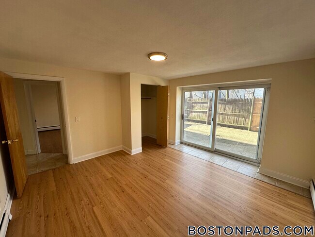 Foto del edificio - 110 Babcock St