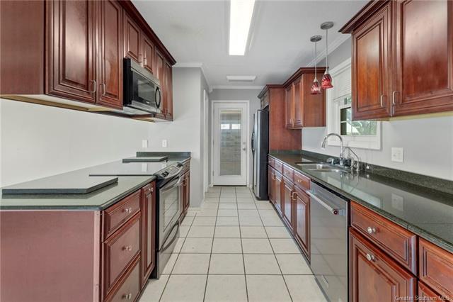 Building Photo - 6620 Meadow Ridge Ln