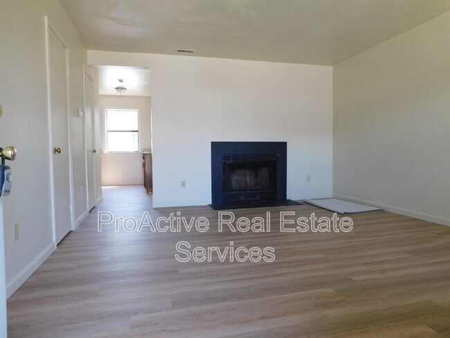Foto del edificio - 215 Greenbrier Ave