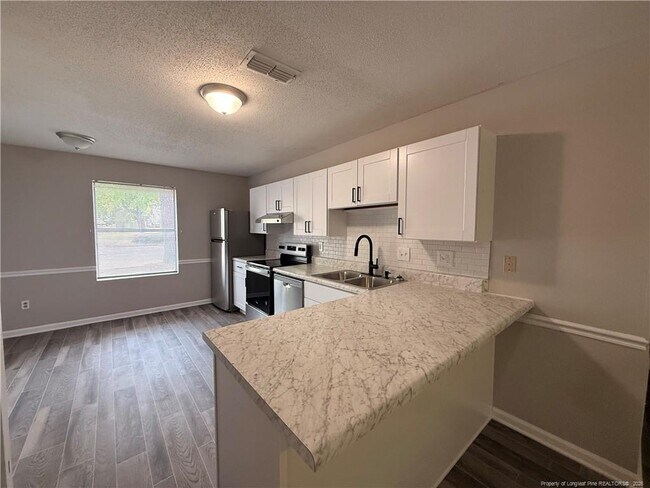 Foto del edificio - 4061 Professional Dr