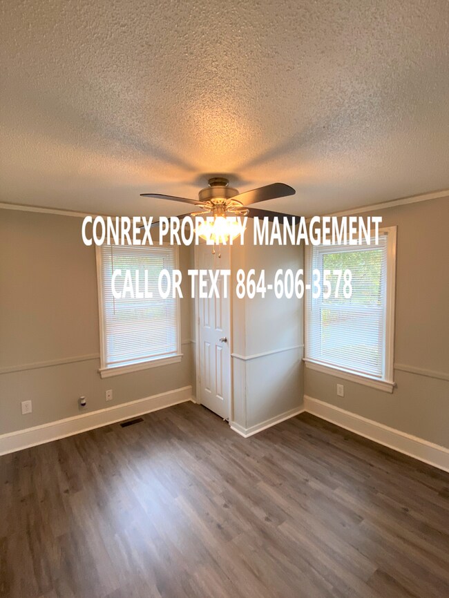 Building Photo - JUST LISTED!