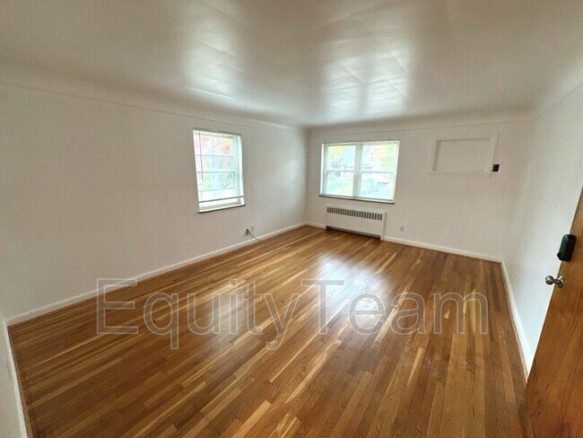 Building Photo - 6086 Dryden Ave