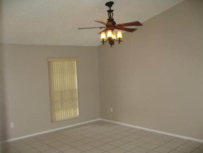 Foto del edificio - 5628 Pebble Brook Ln