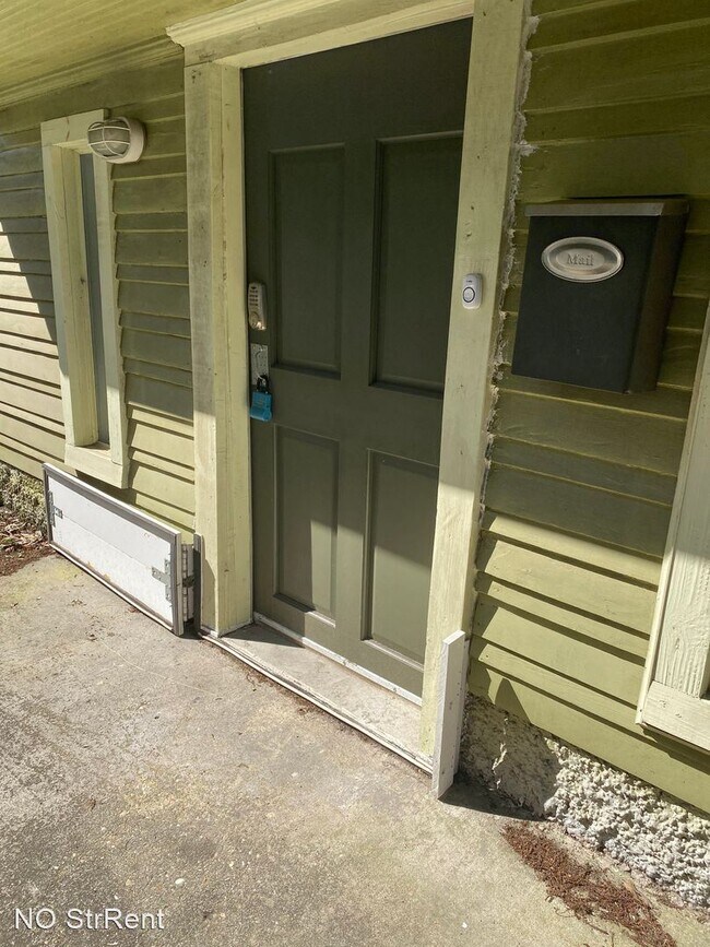 Foto del edificio - 3 br, 2 bath House - 1511 Broadway St. #B